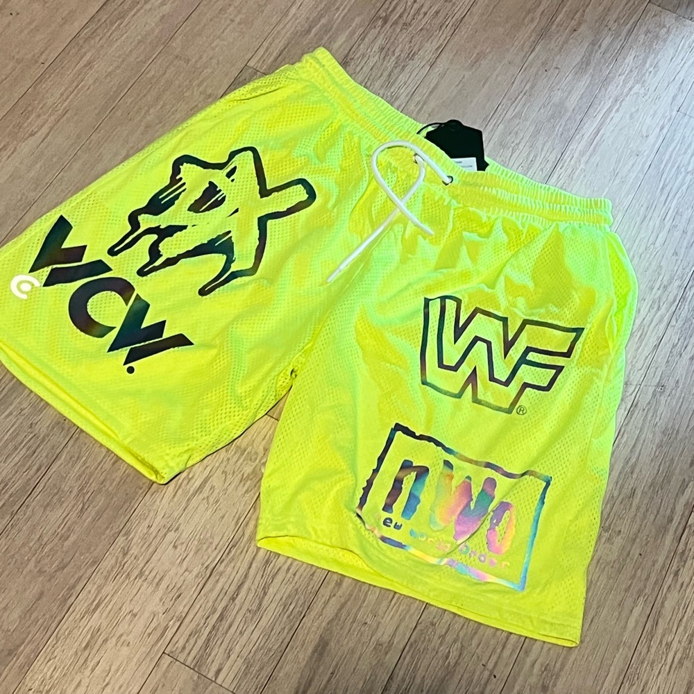 Monday Night War Graphic Shorts